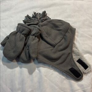 Gray Fleece Ear Flap Winter Hat & Mittens Set Cozy Cold Weather Large Toddler